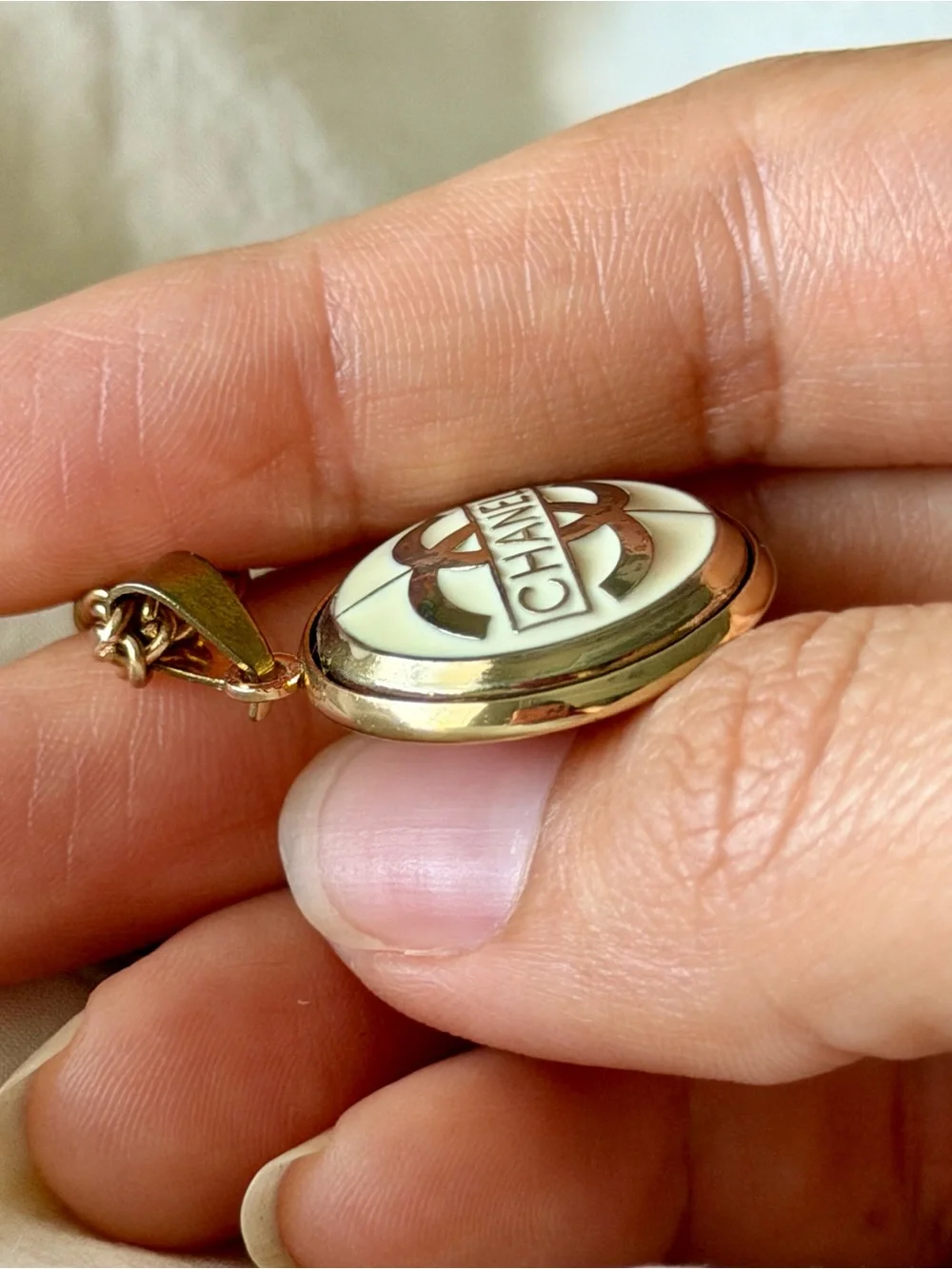 CHANEL Gold-tone Pendant Necklace with Cream Enamel CC Logo